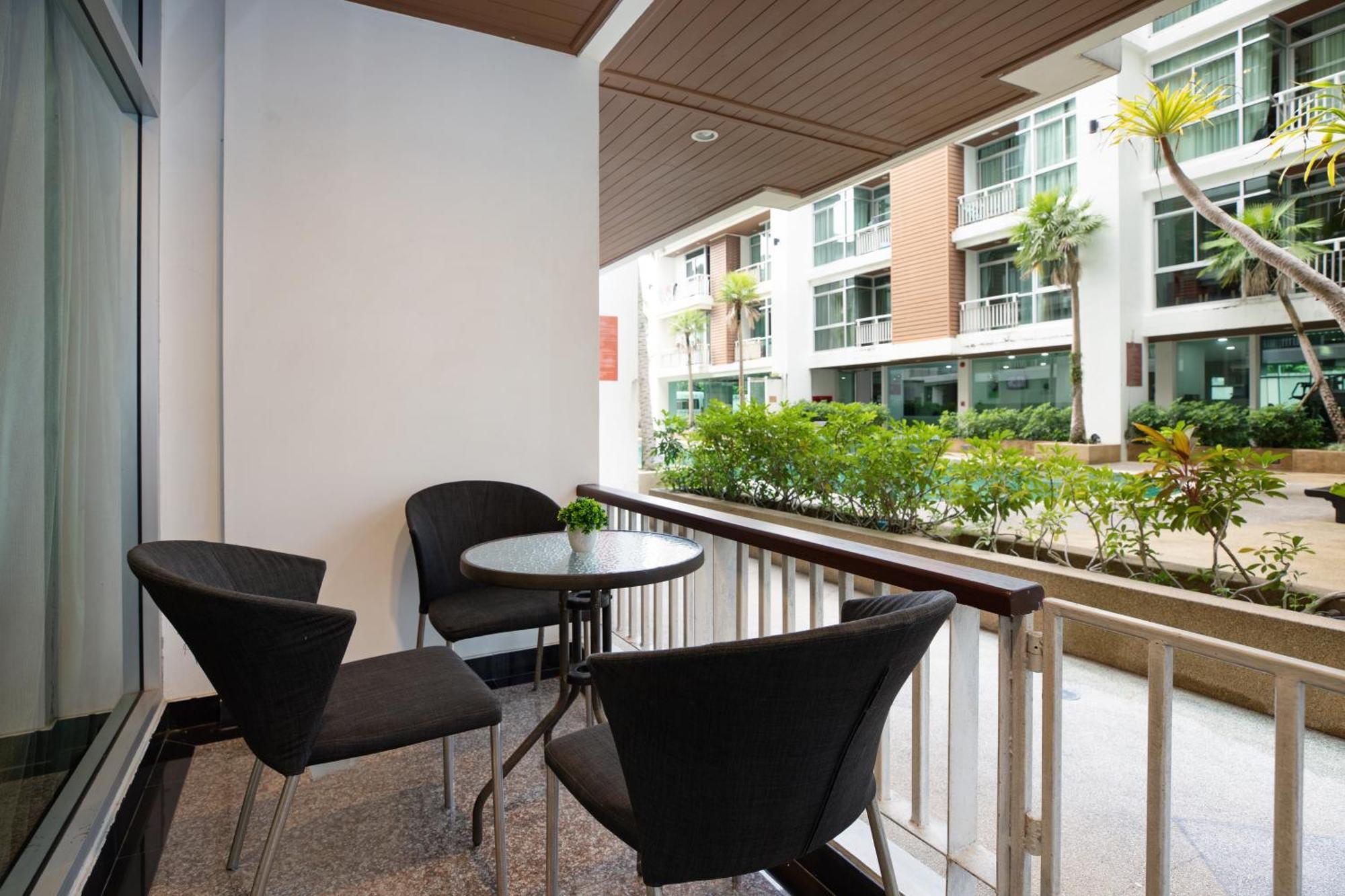 Icheck Inn Residences Patong Exterior foto